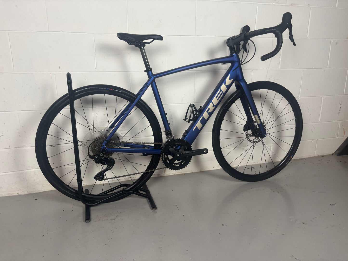 Trek Domane+ AL 5 2025 Electric Road Bike