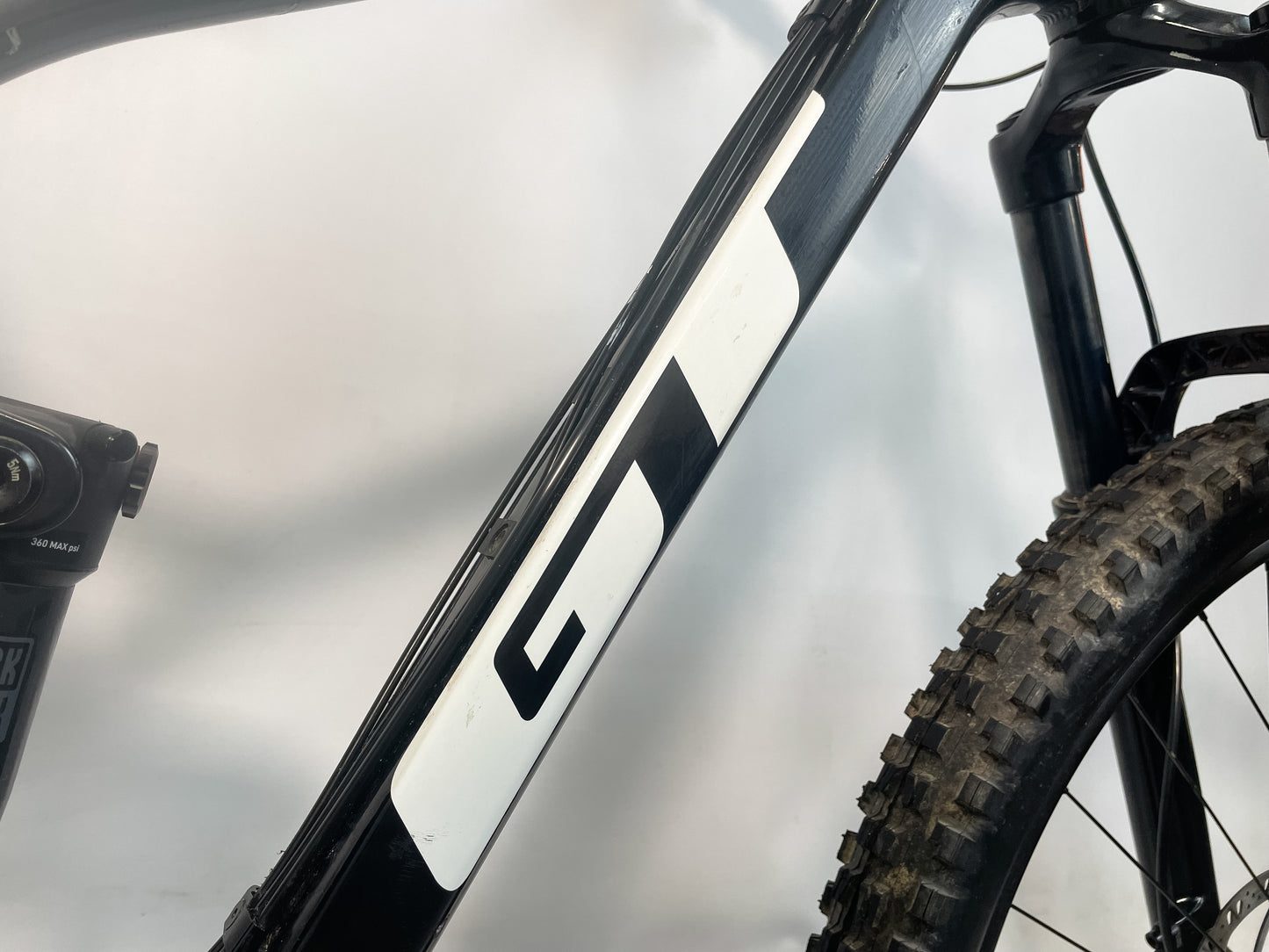 GT Force Sport 
Full Suspension Mountain Bike