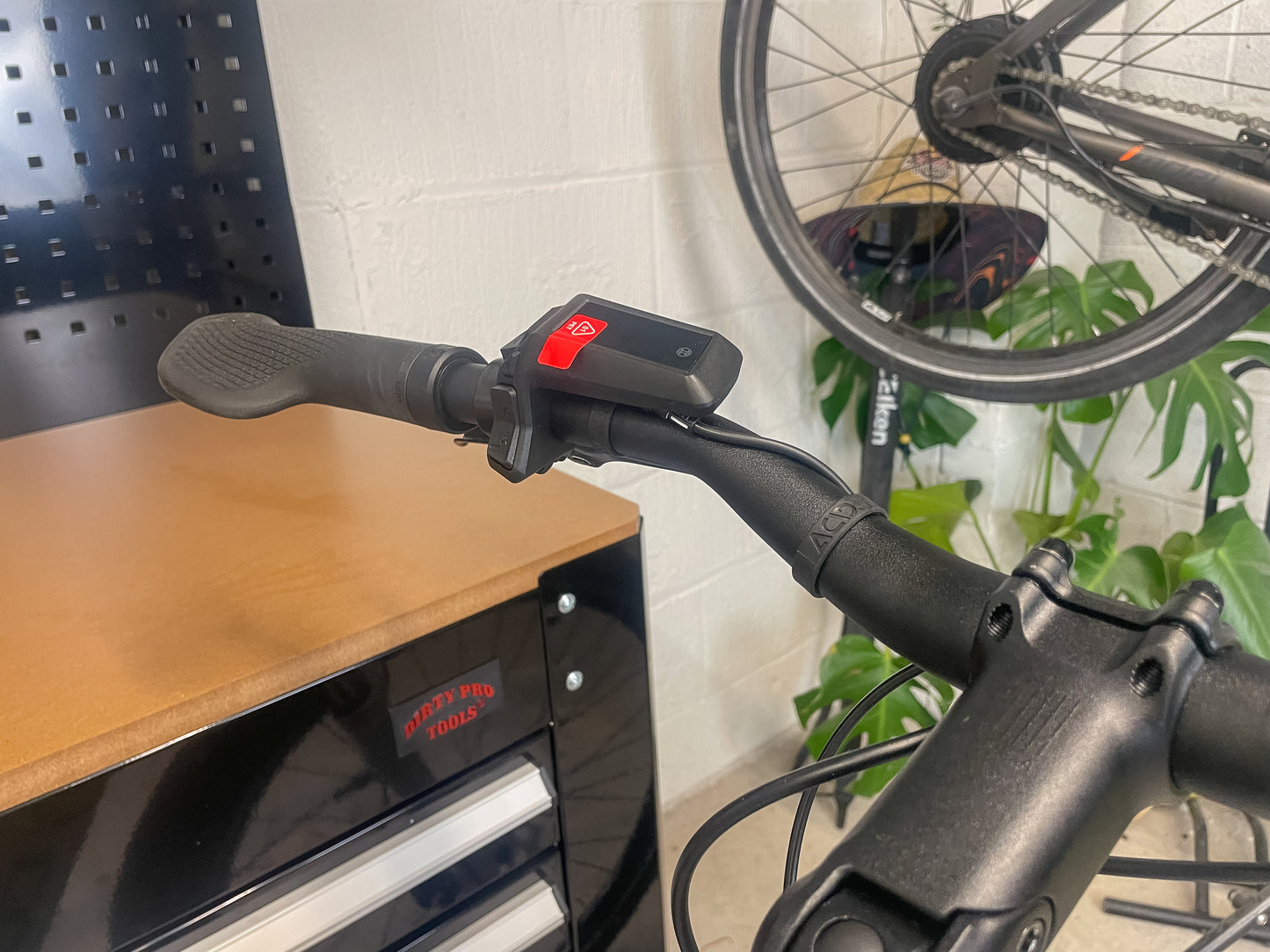 Cube Touring Hybrid One 625wh 2025 Electric Bike *Brand New*