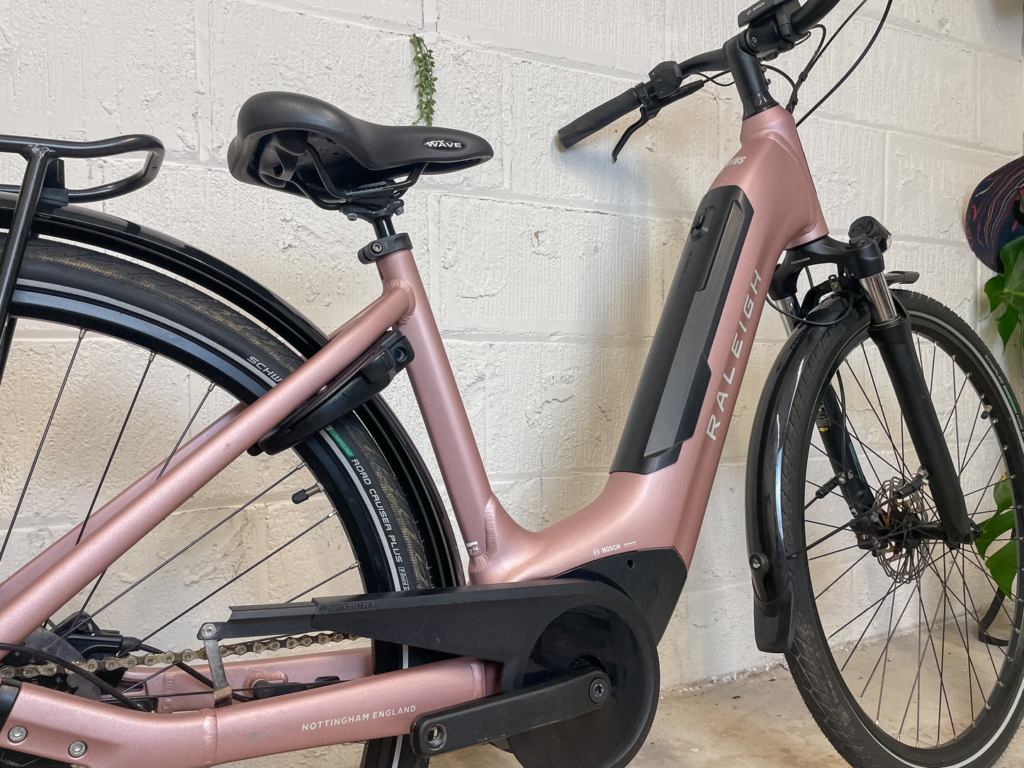 Raleigh Motus Tour 400Wh 2024 Electric Hybrid Bike *Only Rode 100 Miles*