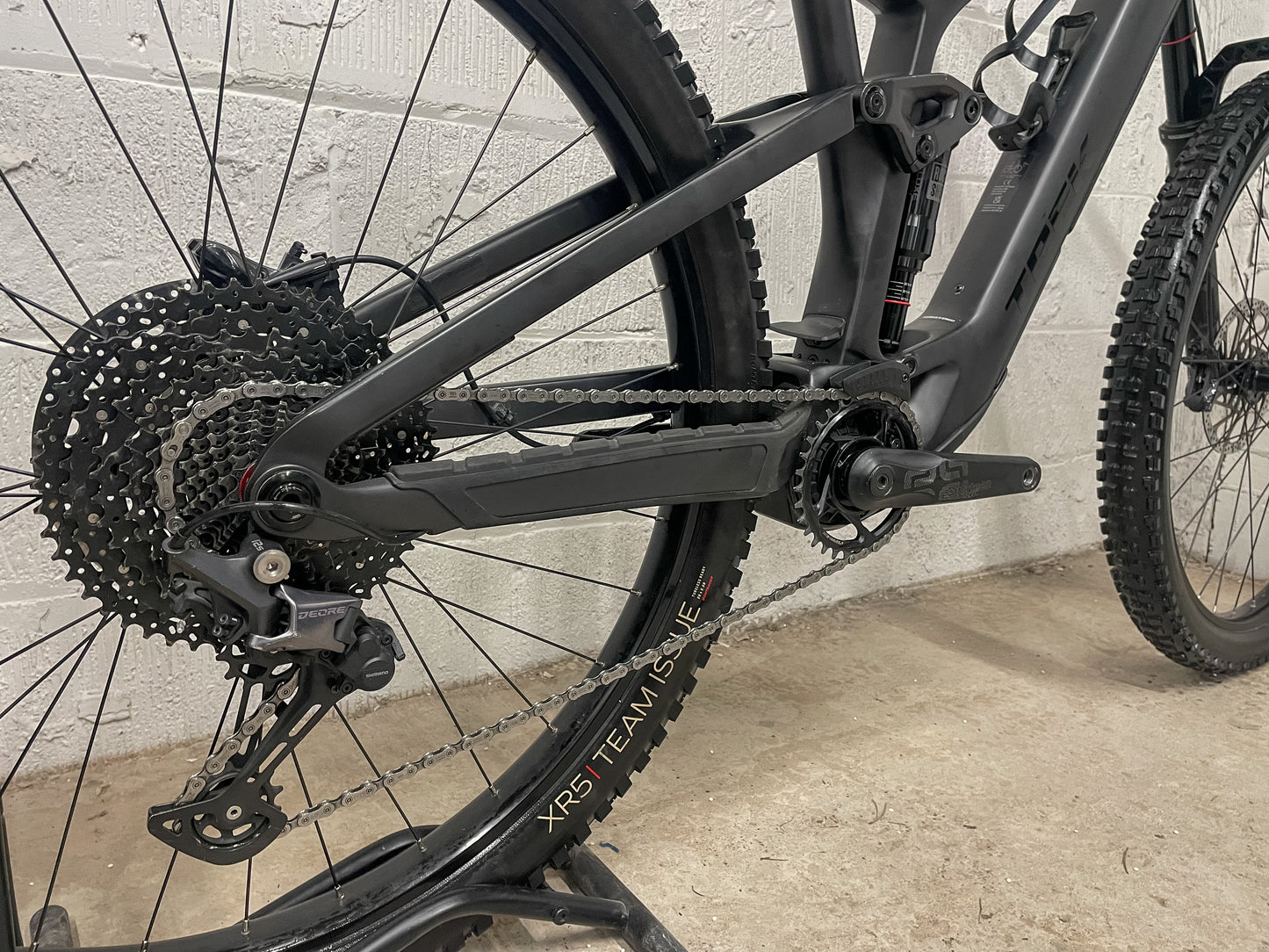 TREK  FUEL EXE 9.5 2024 ELECTRIC MOUNTAIN BIKE*Only 6 Miles Rode*