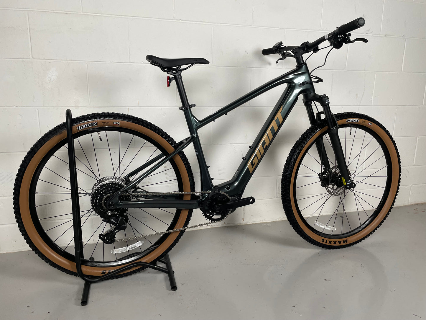 Giant Talon E+ 2023 Electric Mountain Bike Brand New