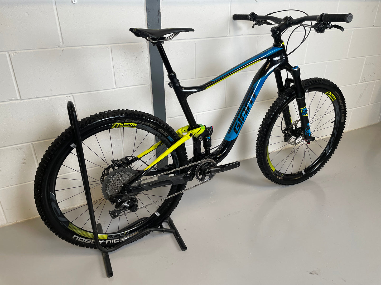 Giant Anthem Advanced 1 Carbon Full Suspension Mountain Bike