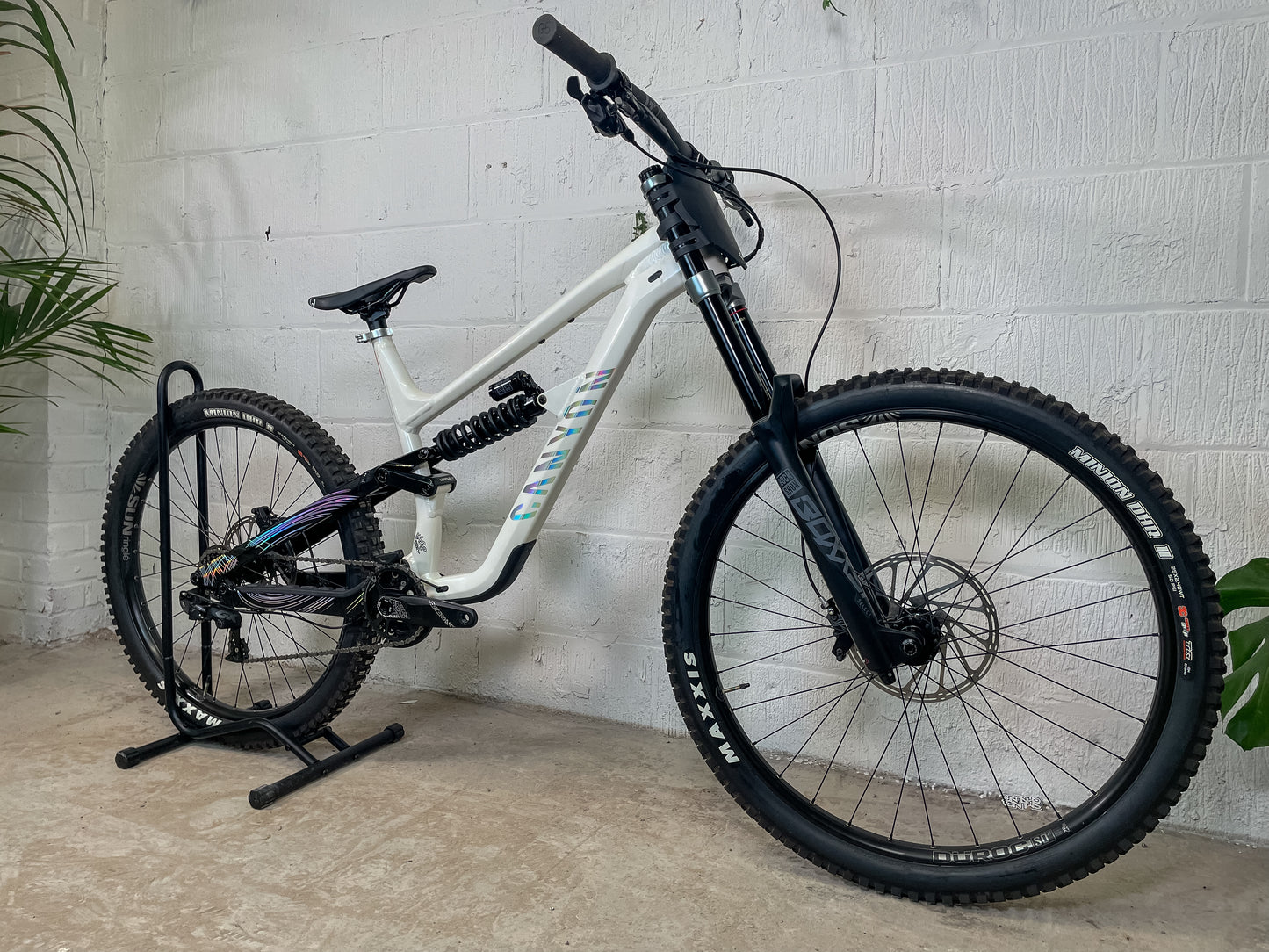 Canyon Sender Torque DH CLLCTV 2024 Full Suspension Mountain Bike