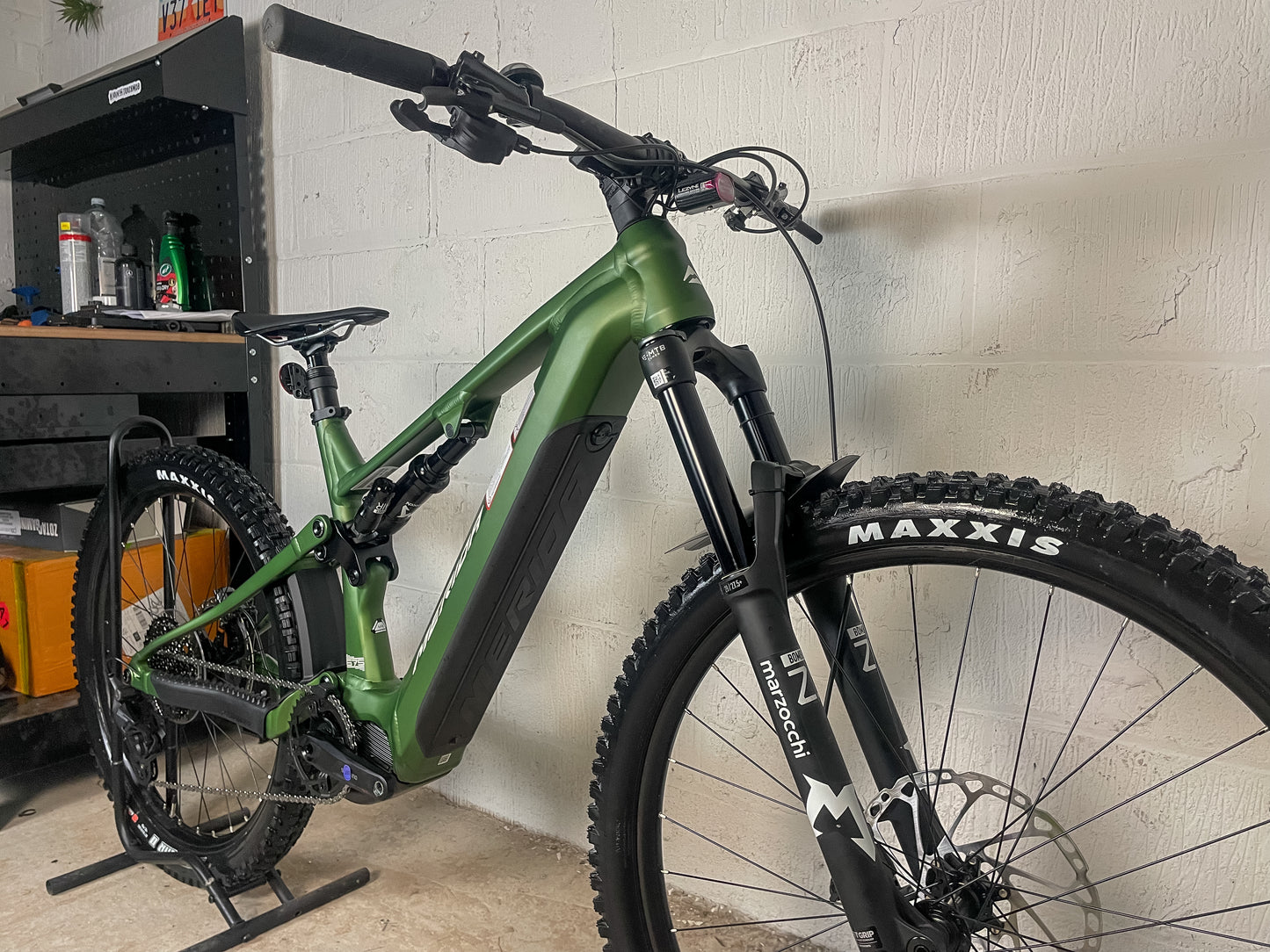 Merida eOne-Sixty Lite 675 2025 Electric Mountain Bike *Only Rode 0.3 Miles-Brand New*