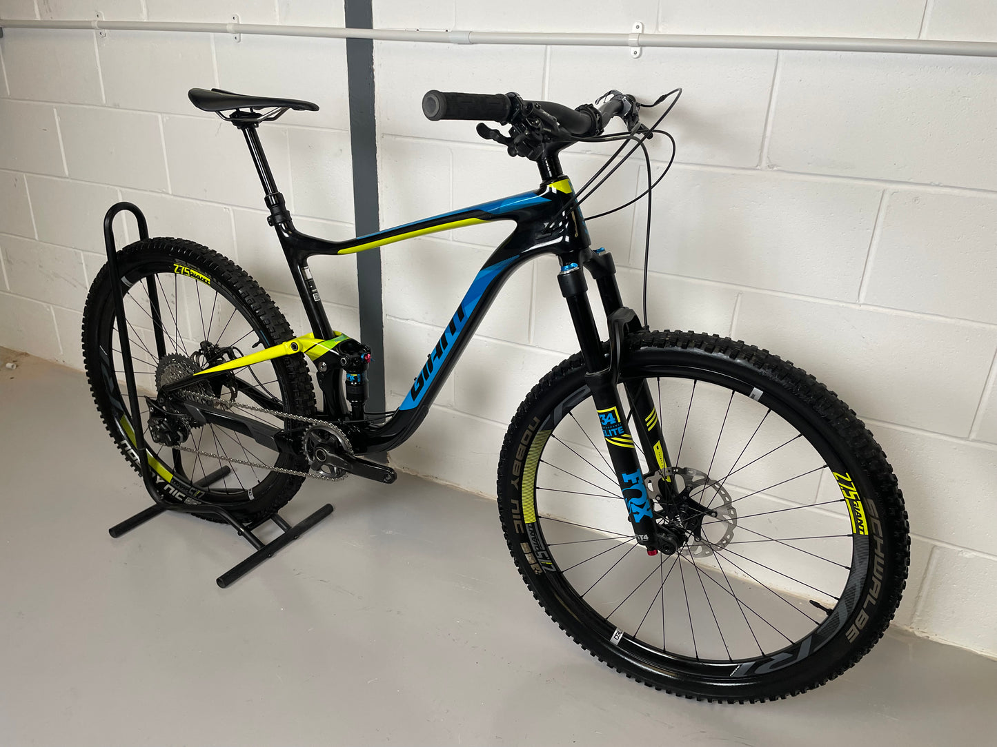 Giant Anthem Advanced 1 Carbon Full Suspension Mountain Bike