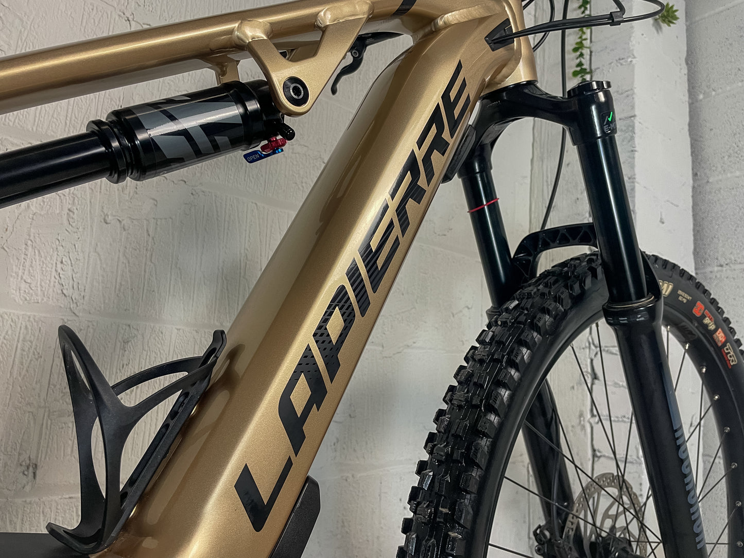 Lapierre Overvolt AM 5.6 2022 Electric Mountain Bike *Only 300 Miles Rode*