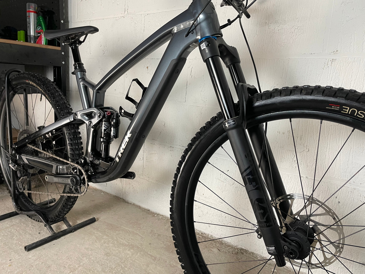 Trek Fuel EX 8 XT Gen 6 2024 Full Suspension Mountain Bike