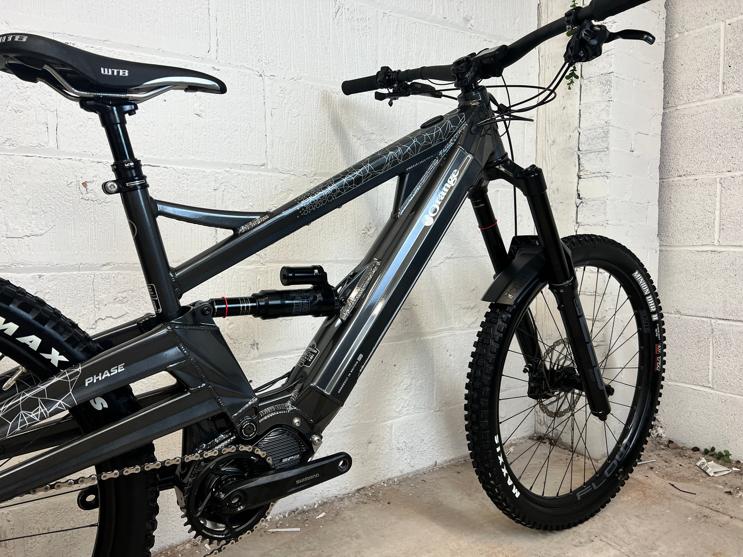 Orange Phase S 2025 Electric Mountain Bike *Only 30 Miles Rode*