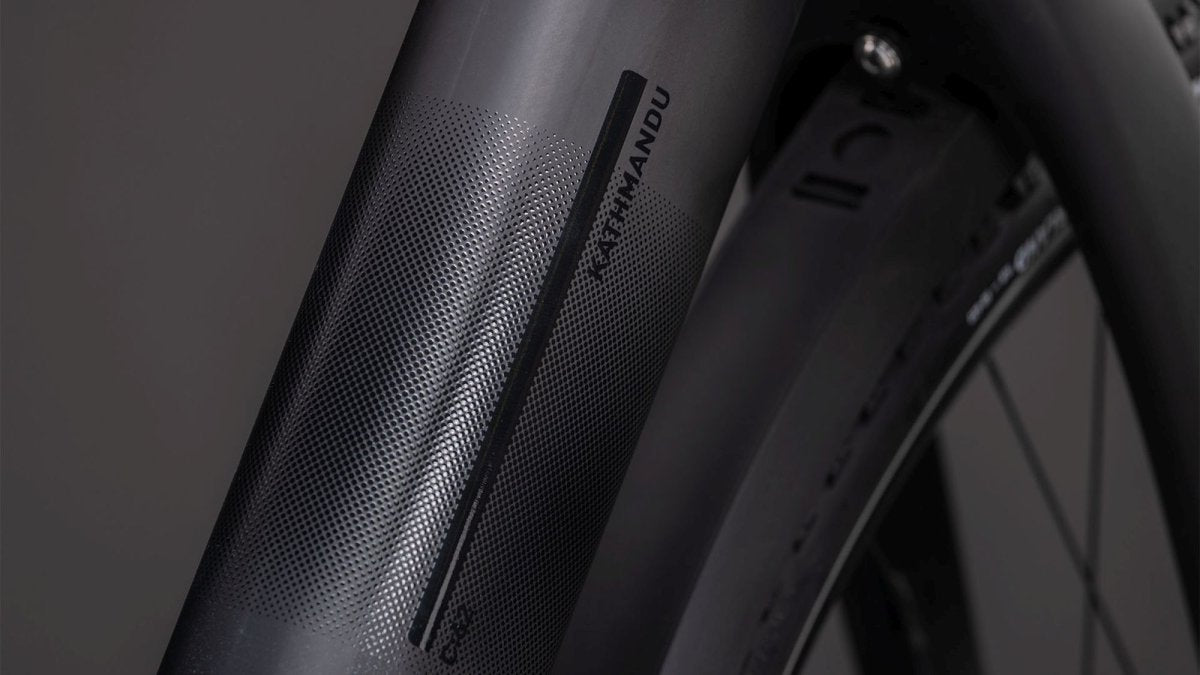 CUBE KATHMANDU HYBRID C:62 SLX 400X LIQUIDBLACK/BLUEDUST 2026