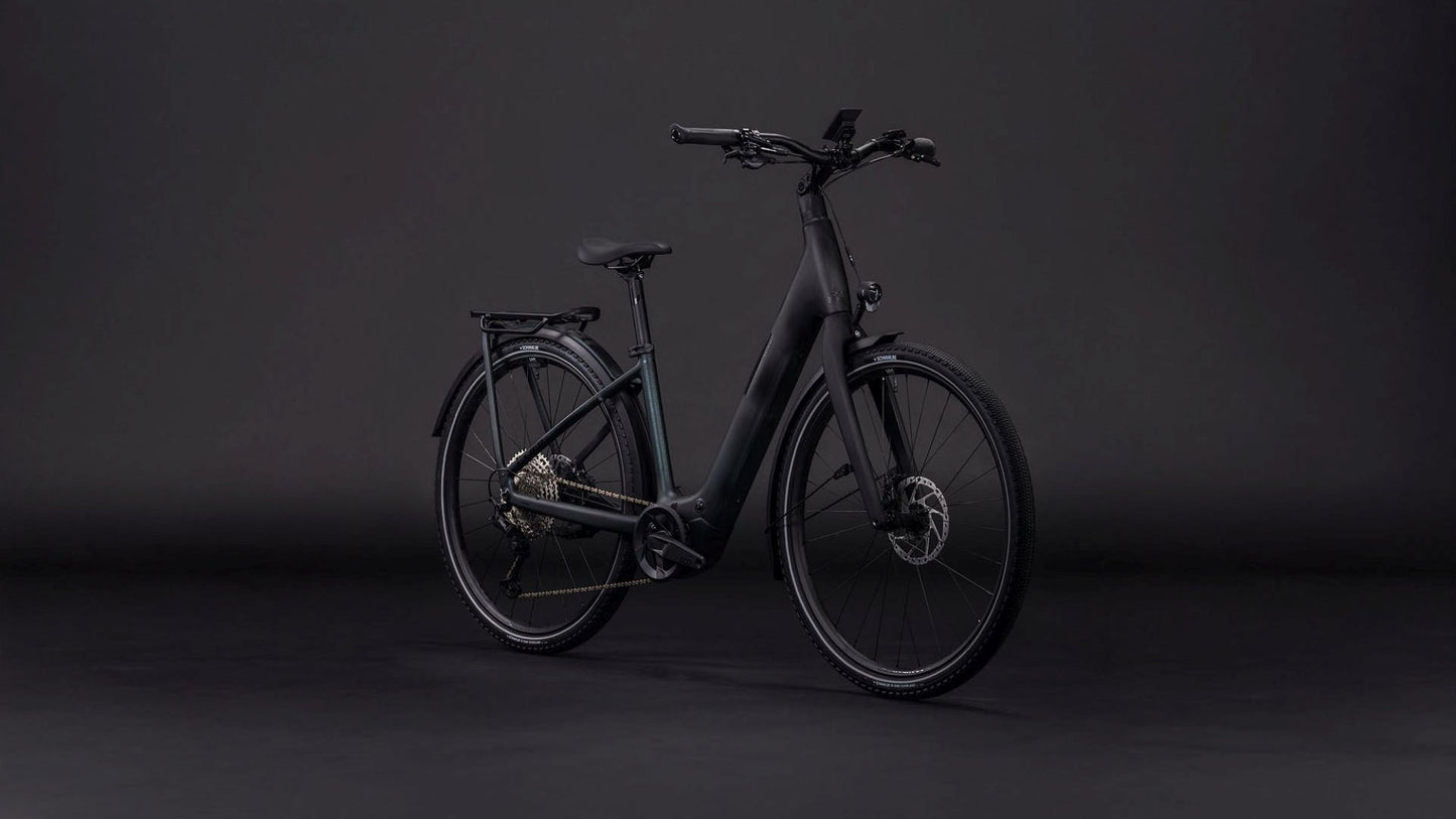 CUBE KATHMANDU HYBRID C:62 SLX 400X LIQUIDBLACK/BLUEDUST 2026