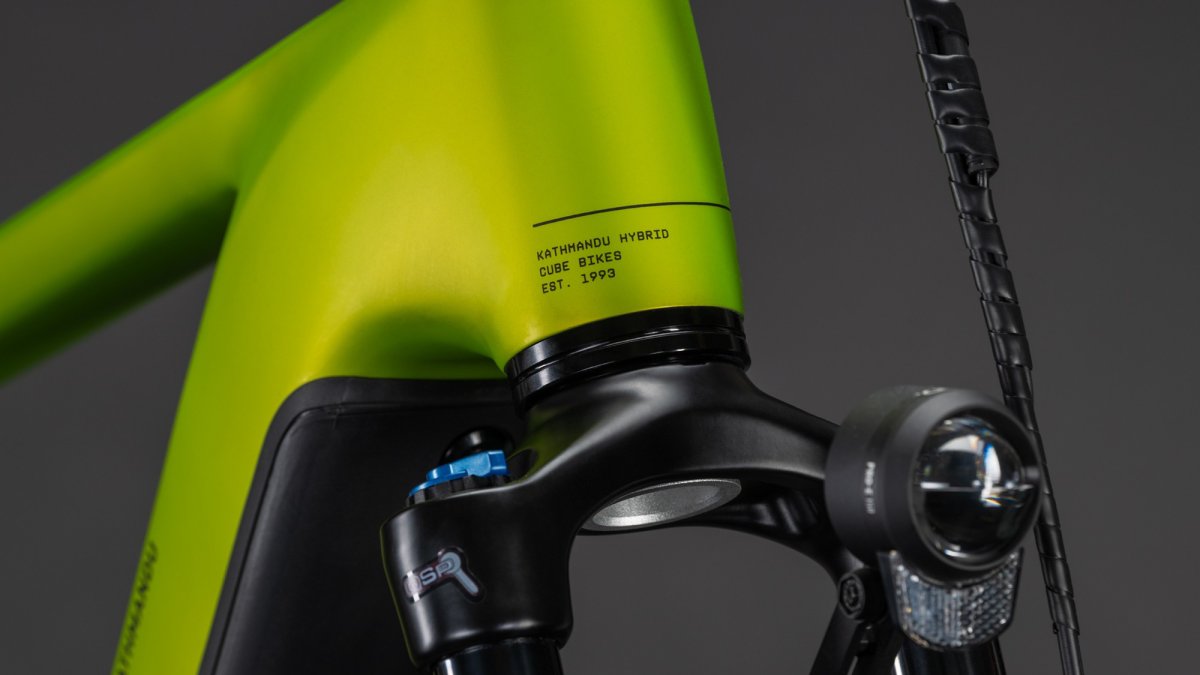 CUBE KATHMANDU HYBRID PRO 800 LIZARD/BLACK 2026