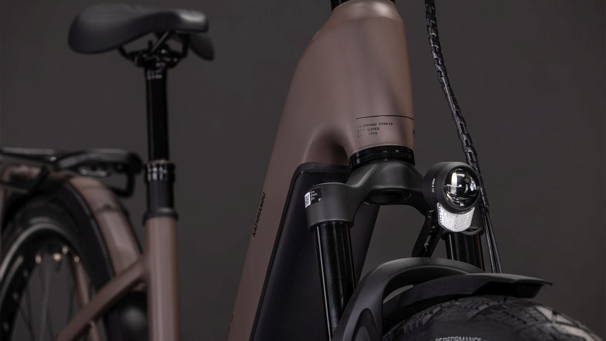 CUBE KATHMANDU HYBRID EXC 800 CEDAR/CHROME 2026